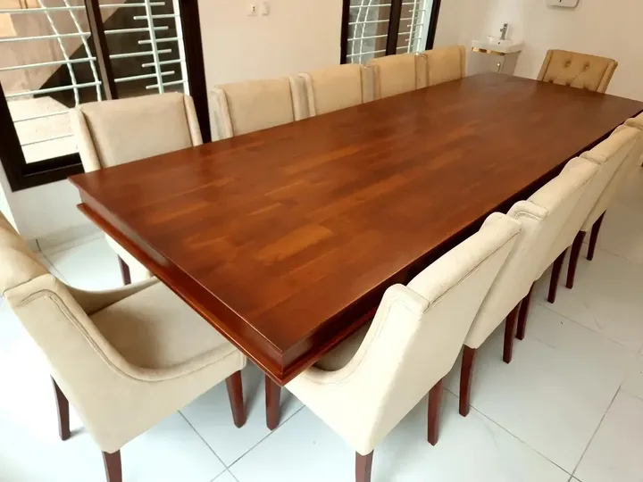 Salle à manger de 12 places 
