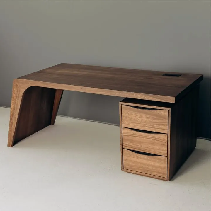 Bureau en bois massif