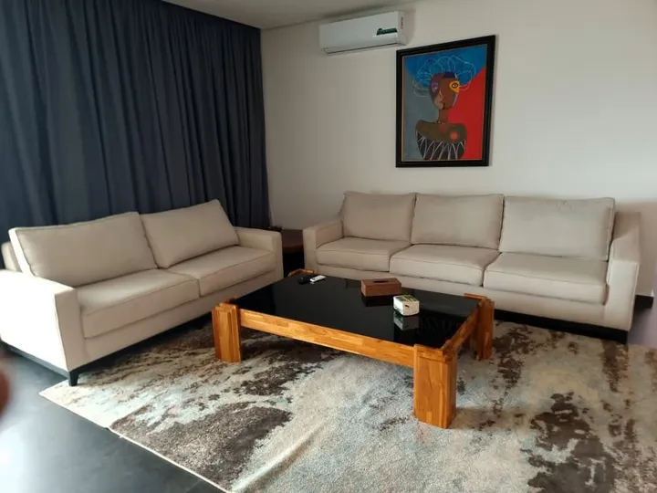 Salon de 5 places avec table basse