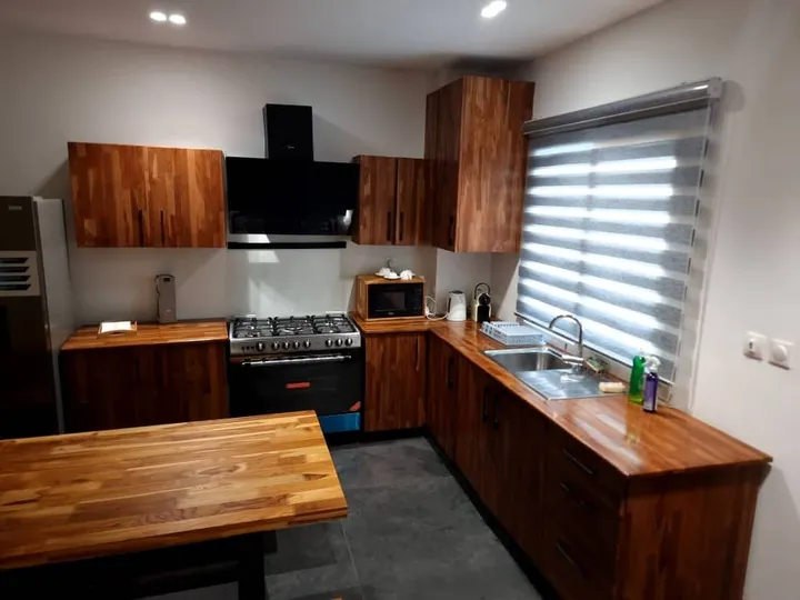 Cuisine en bois massif teck
